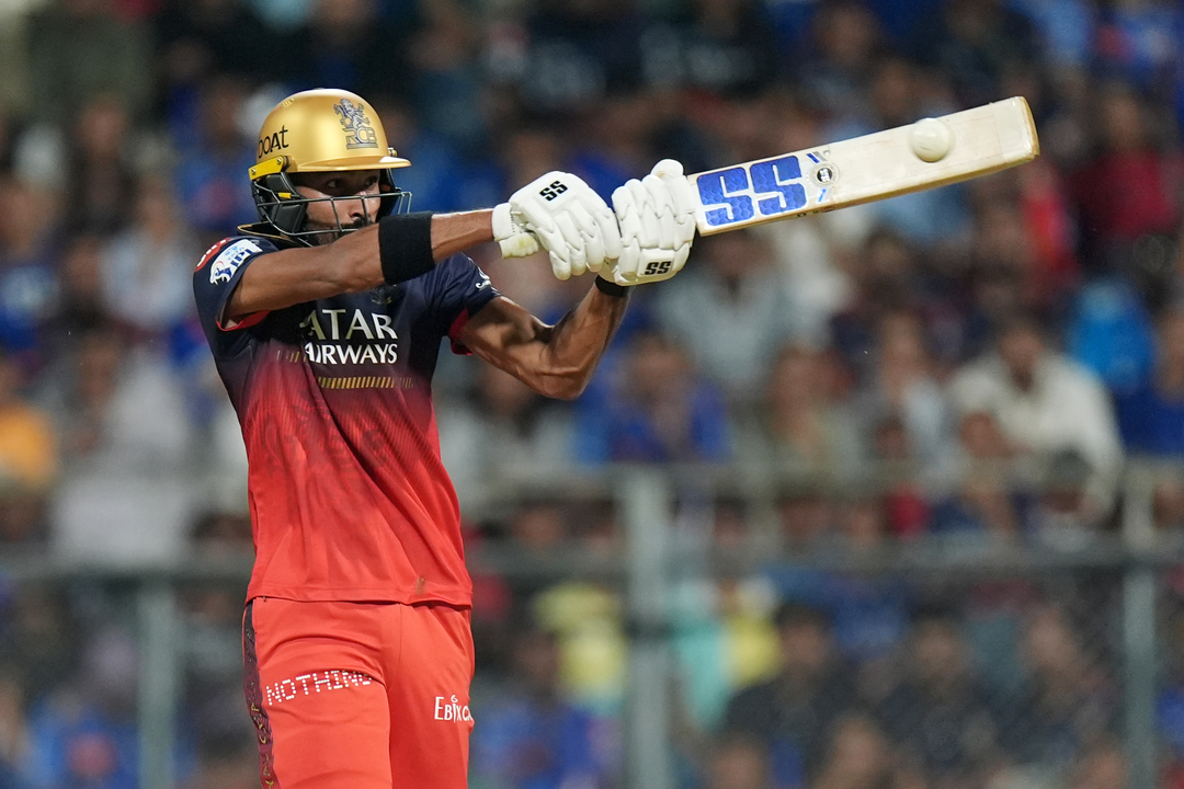 6, 6, 4: Padikkal's power-packed end to powerplay background
