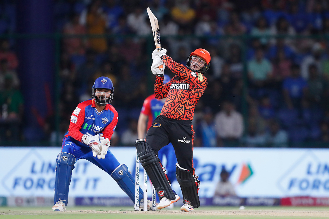 Powerful & Relentless: Head, Abhishek crack 6,6,4,4 off Lalit background
