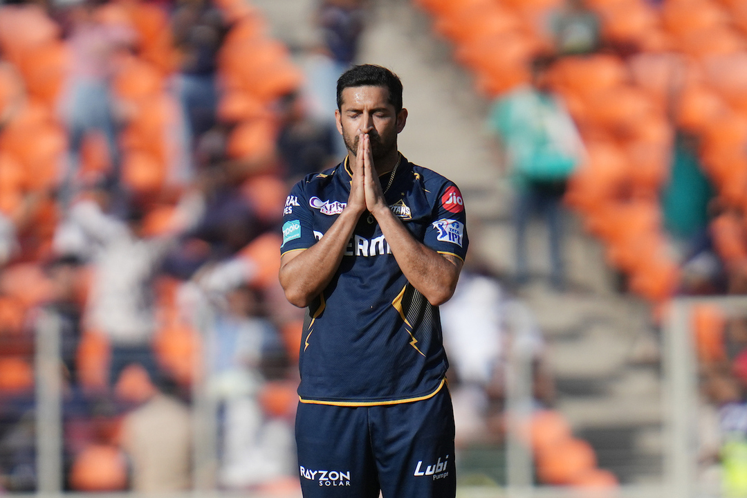 Slow, slower, slowest: Mohit's clever spell of 3/25