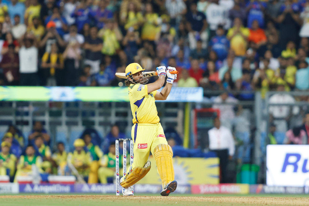 MS DHONI SPECIAL: Blockbuster entry, grandstand finish with 6,6,6 background