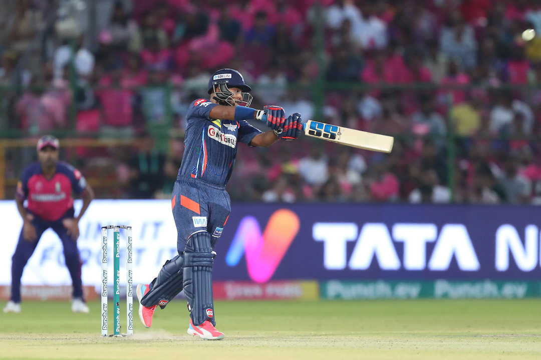 Changing Gears! Pooran powers 6,4,6 off Boult background