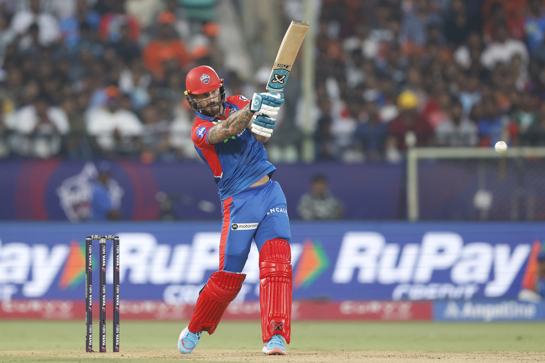 Fabulous Faf du Plessis lays a strong base with 50(27) background