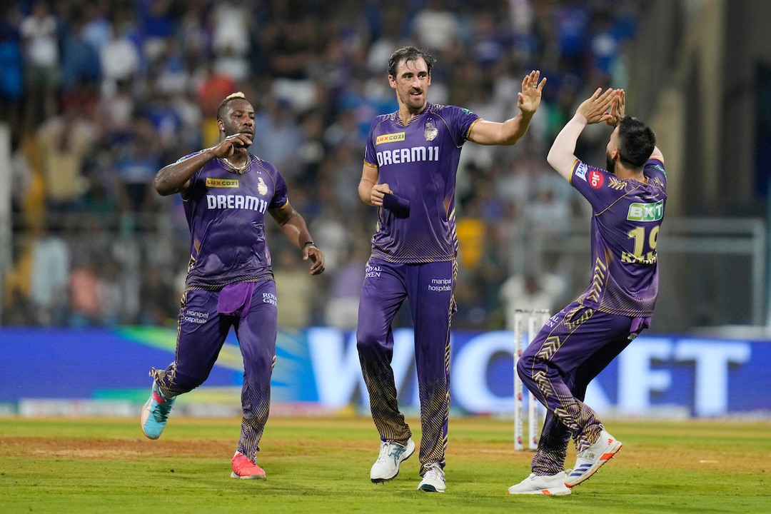Resilient Starc lights up Wankhede with 4/33