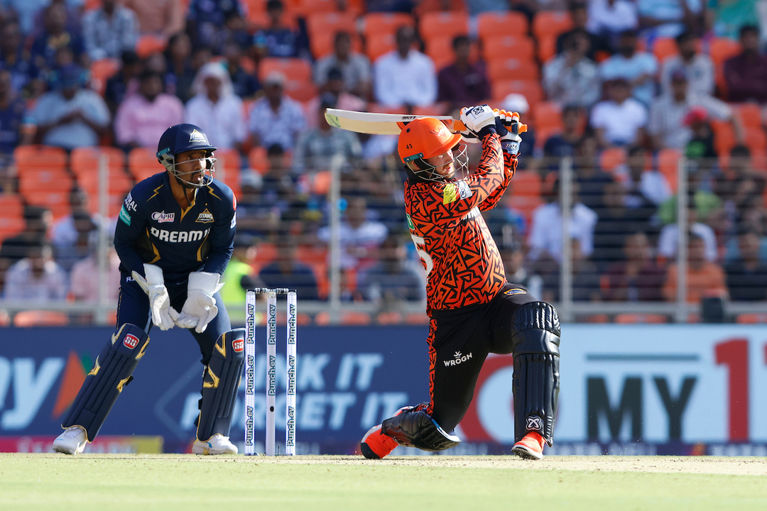 6 & 6: Klaasen releases pressure valve
