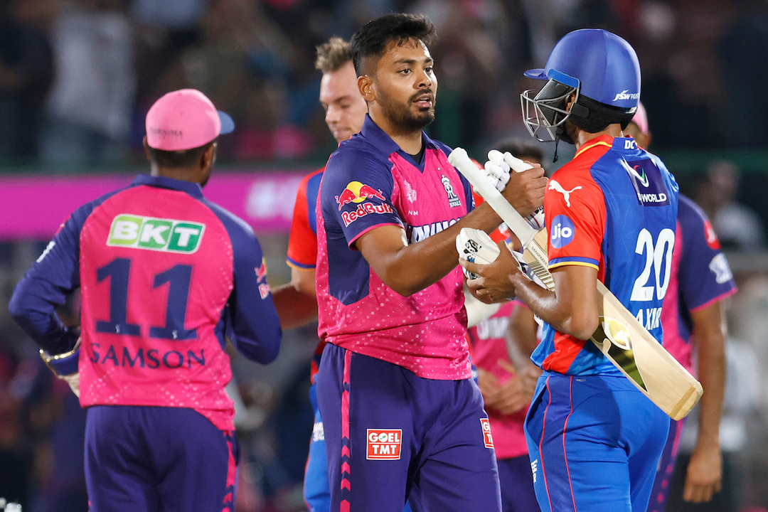 Amazing Avesh nails his yorkers to defend 17 off last over background
