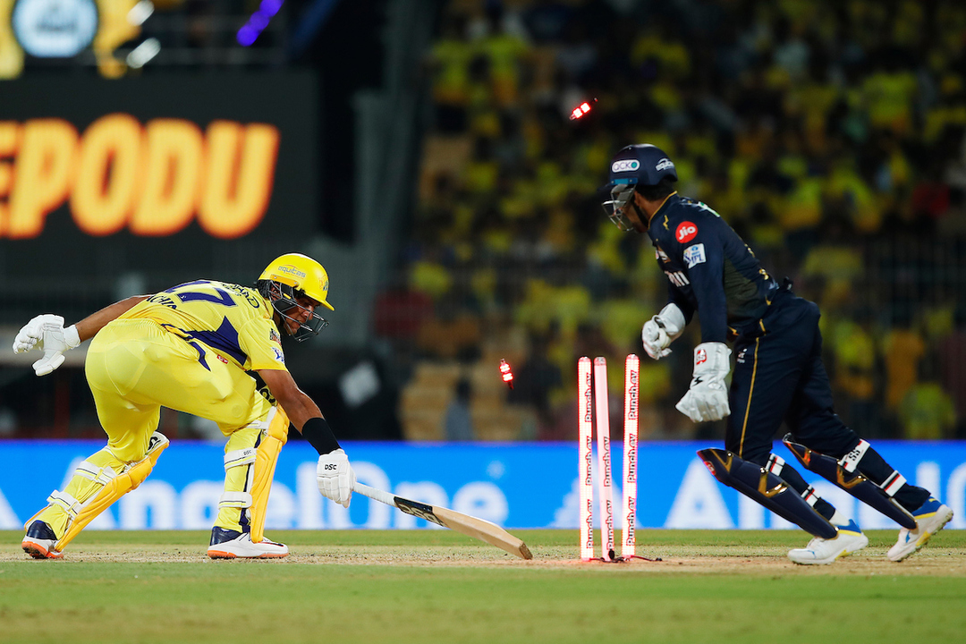 Smart & Fast: Saha's lightening stumping of dangerous Rachin