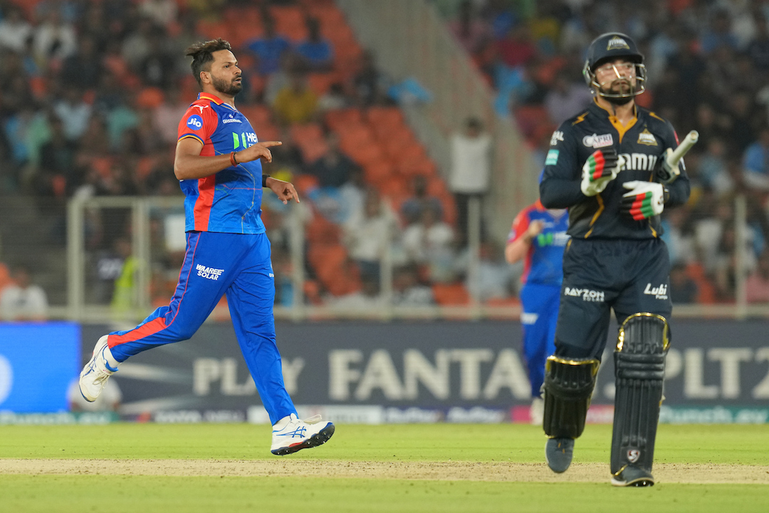 W, W: Mukesh provides finishing touches with 2 wickets in an over background