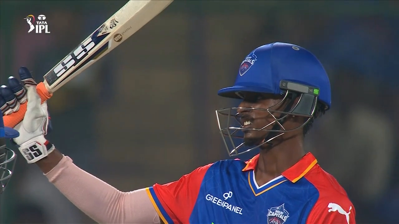 50 up with a six: Porel brings up half-century in style