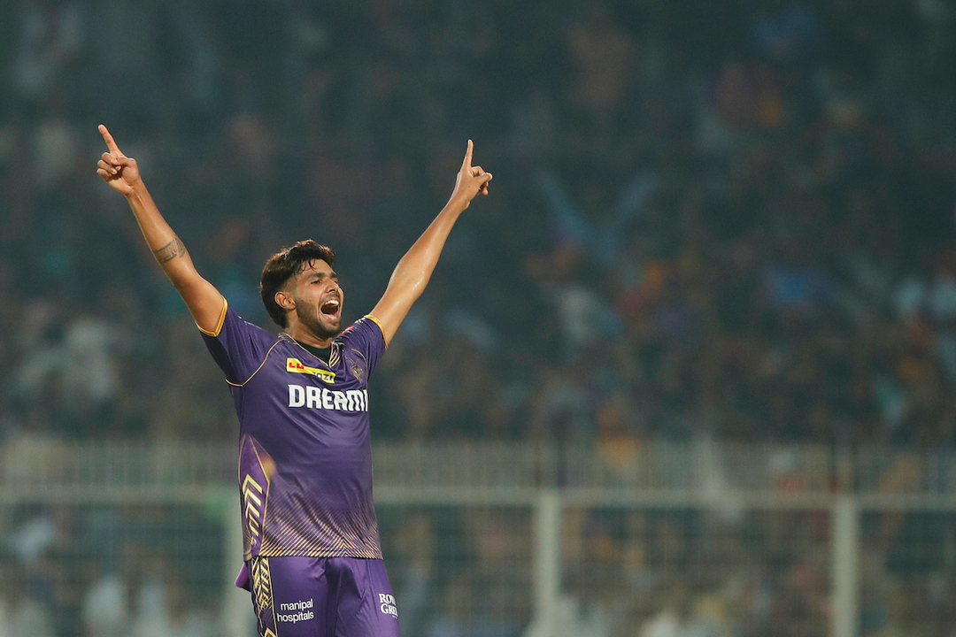 Harshit Rana's crucial spell of 3/33
