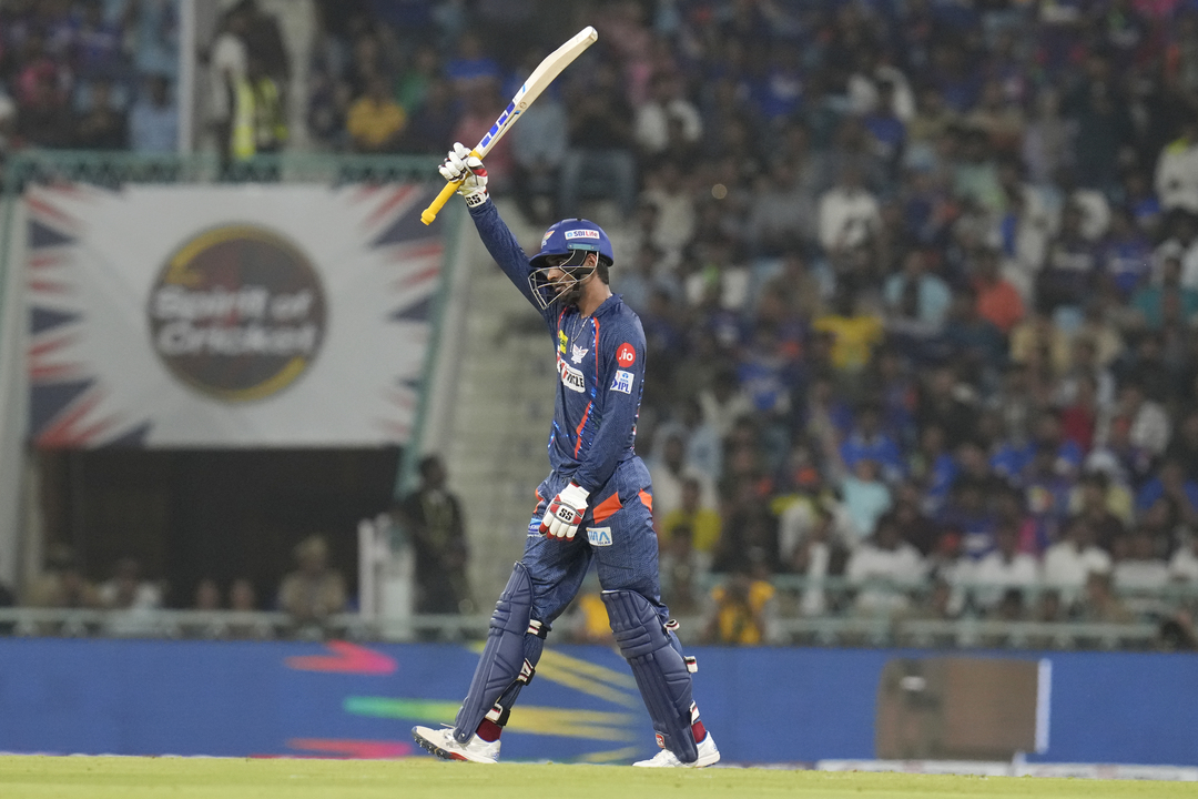 Deepak Hooda's attractive 50(31)