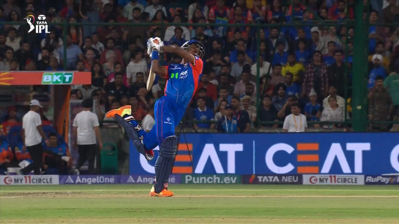 Abishek Porel's aggressive 42(23)
