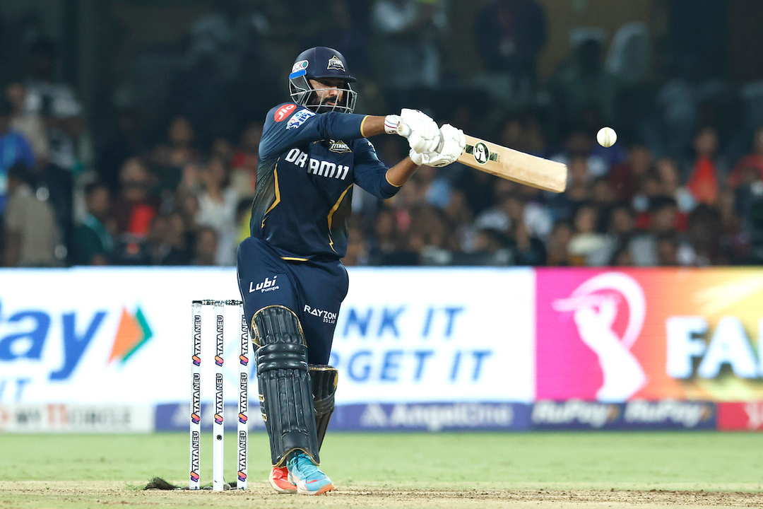 Tewatia provides crucial finishing touch with 35(21)