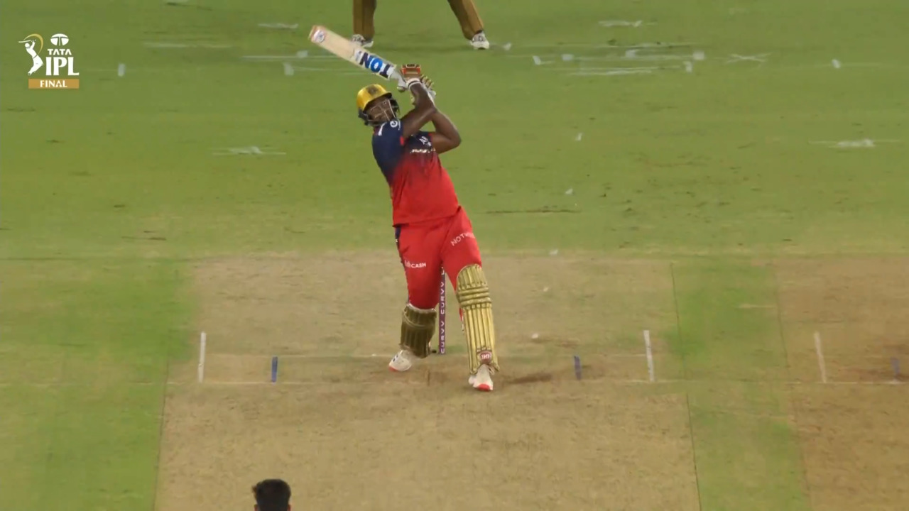 IPL 2025 Final: RCB vs PBKS - Romario Shepherd Six