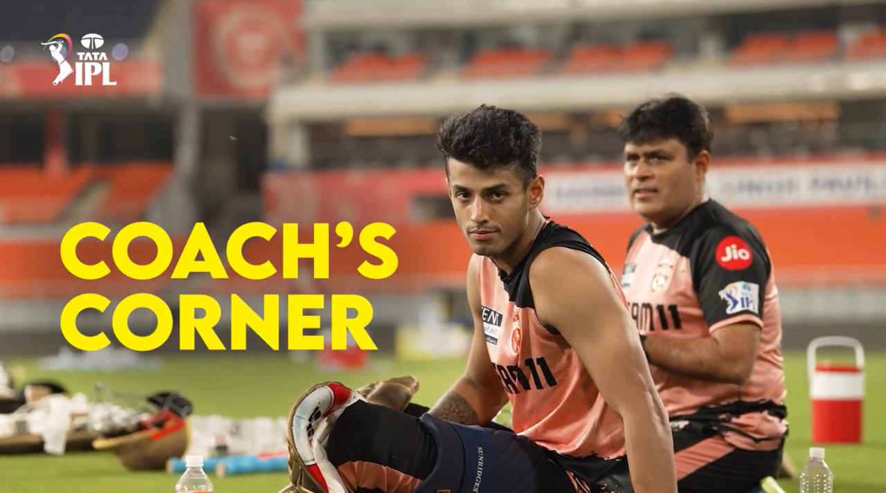 Coach's Corner, ft. Muttiah Muralitharan & Brad Haddin background