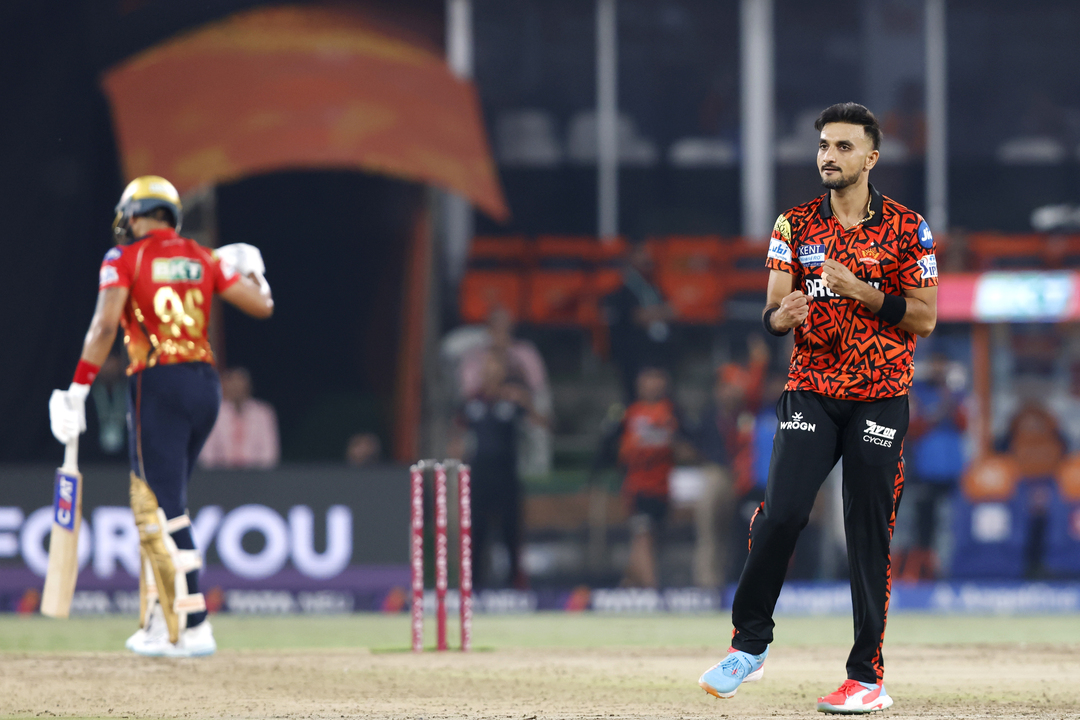 Harshal Patel stands tall amidst chaos with 4/42 background