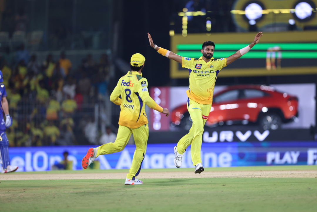 What a start: Khaleel dismisses Rohit Sharma, Rickelton early background
