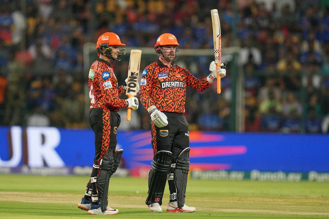 50 up in STYLE: Rampaging Head cracks 6, 6, 4 to bring up fifty background