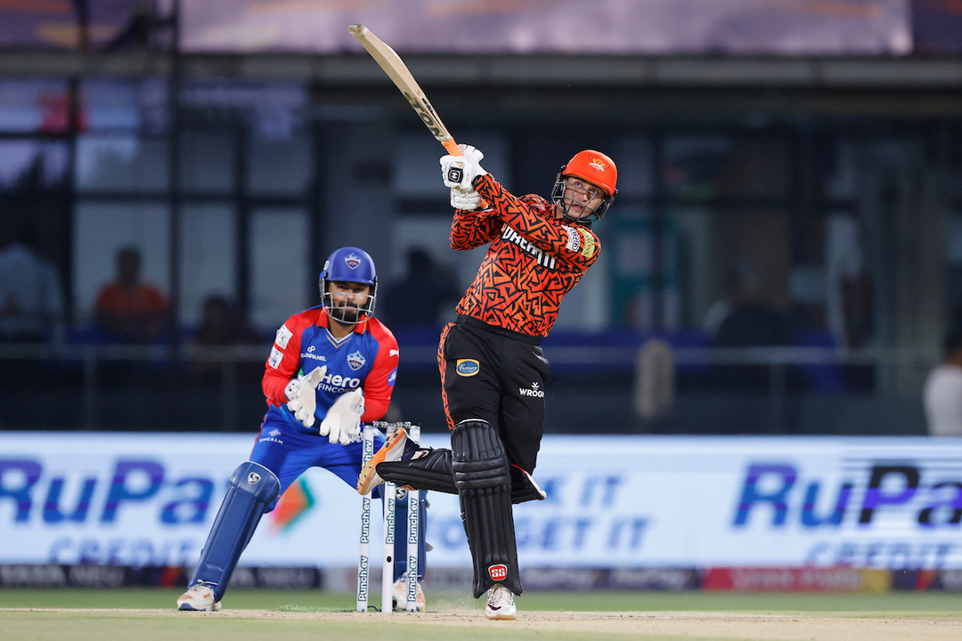 Rampaging Abhishek provides flying start with 46(11) background
