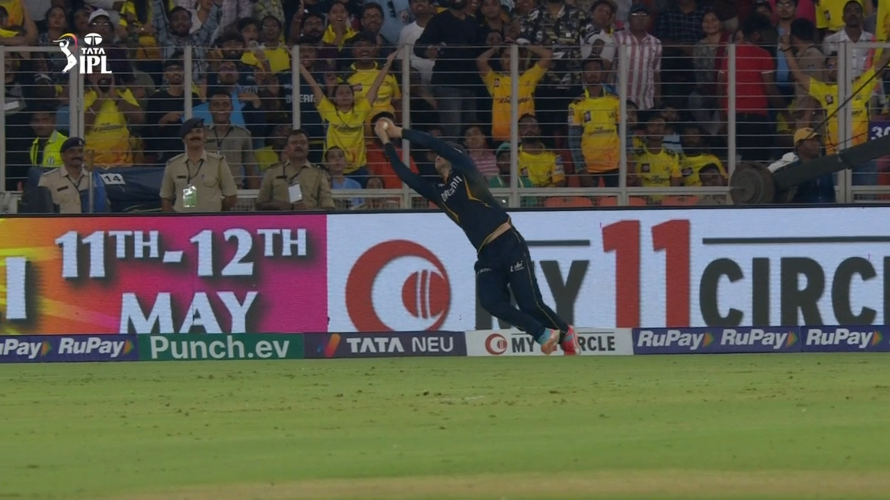 Noor Ahmad's excellently judged catch to dismiss Moeen Ali