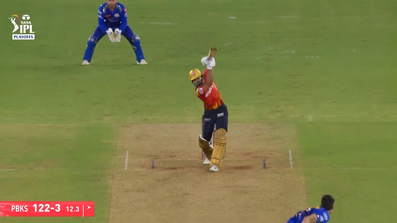 IPL 2025 Q2: PBKS vs MI - Shreyas Iyer Six