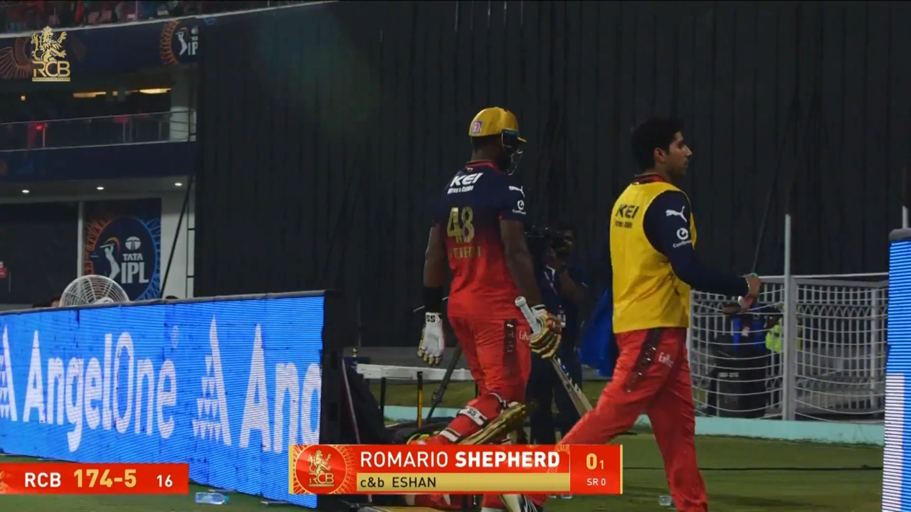 IPL 2025 M65: RCB vs SRH - Romario Shepherd Wicket