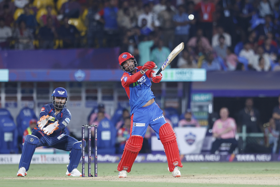 Wow! Vipraj Nigam's stunning one-handed six