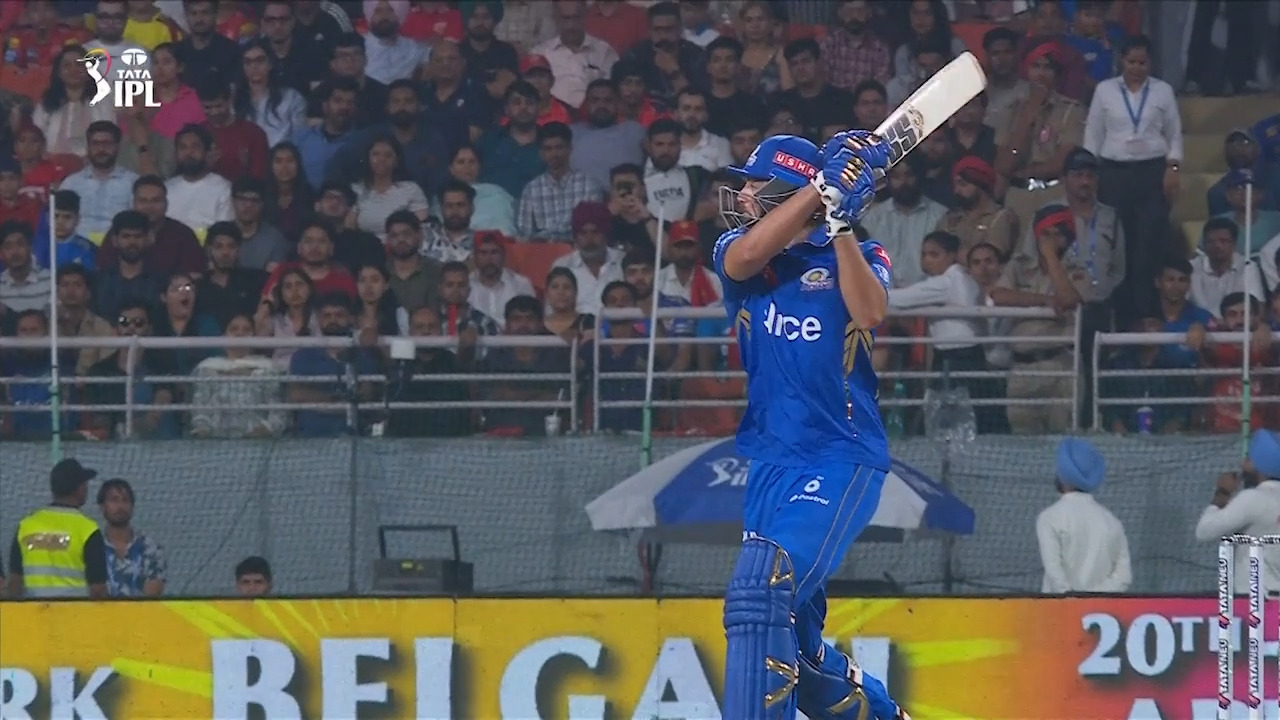 Vital Late Surge: Tim David smacks 4,4,6 of Curran in penultimate over backdrop
