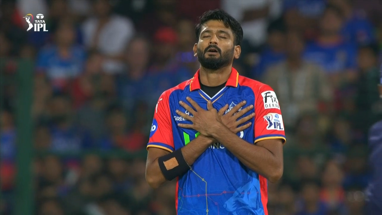 Twin Strikes: Khaleel gets Lomror, Karthik in the same over