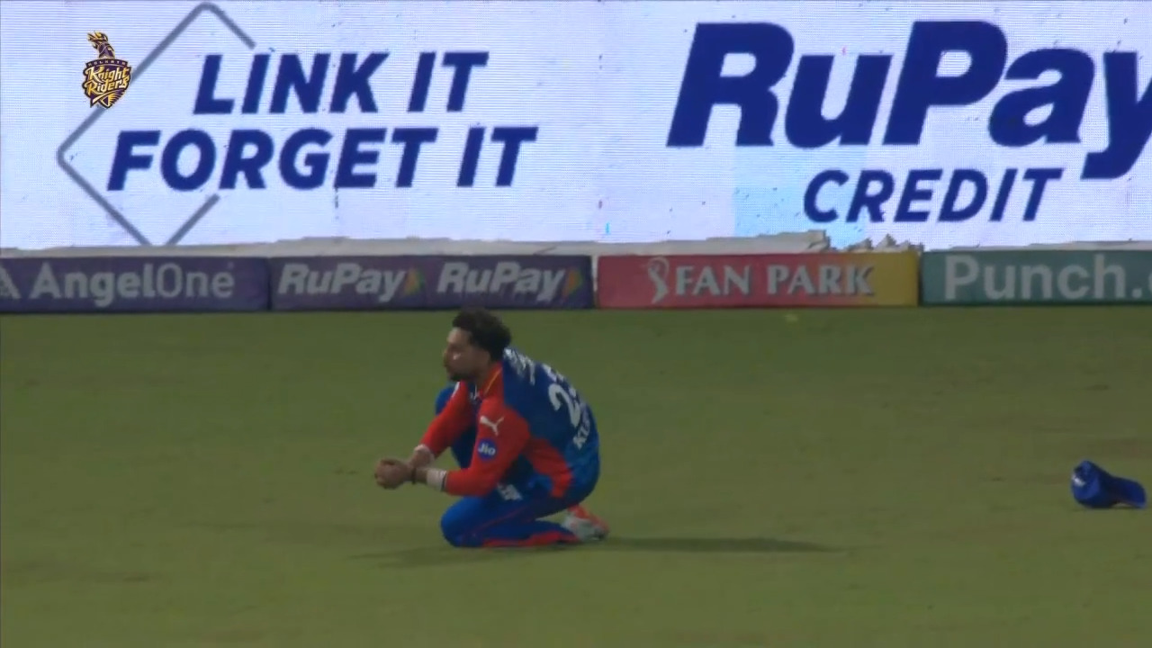 Excellent low catch ft. Kuldeep Yadav