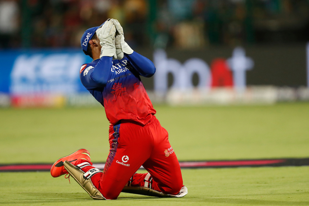 Excellent Judgement! Rawat pulls off a brilliant running catch background