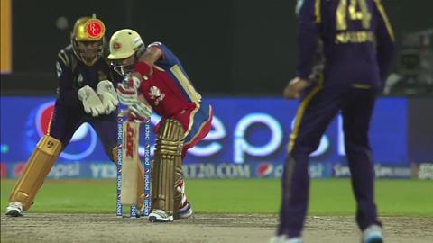 M11: RCB vs KKR – Virat Kohli Wicket