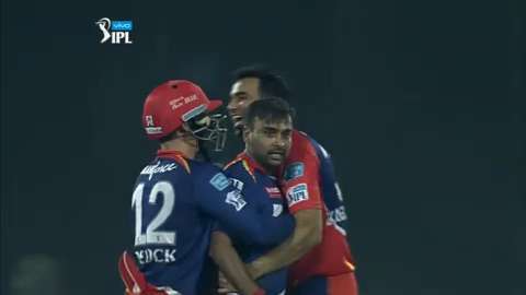 M26: DD vs KKR – Amit Mishra grabs a stunner