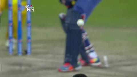 M8: CSK vs DD – Dinesh Karthik Wicket background
