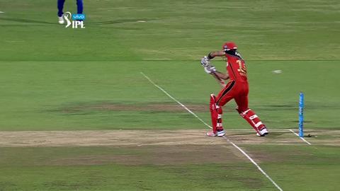 M41: RCB vs MI – Virat Kohli Wicket