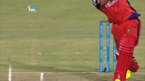 M4: RCB vs SRH – AB de Villiers Six