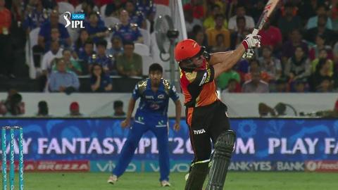 M12: SRH vs MI – Moises Henriques Six