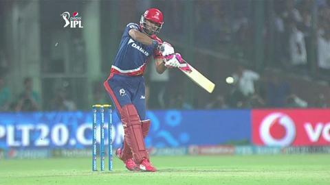 M17: DD vs KKR – Yuvraj Singh Six