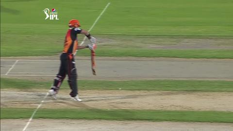 M9: KXIP vs SRH – David Warner Wicket