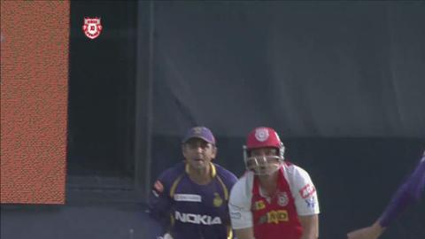 M20: KXIP vs KKR – Azhar Mahmood Wicket