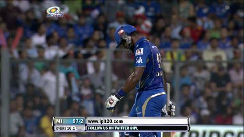 M37: MI vs RCB – Dwayne Smith Wicket background
