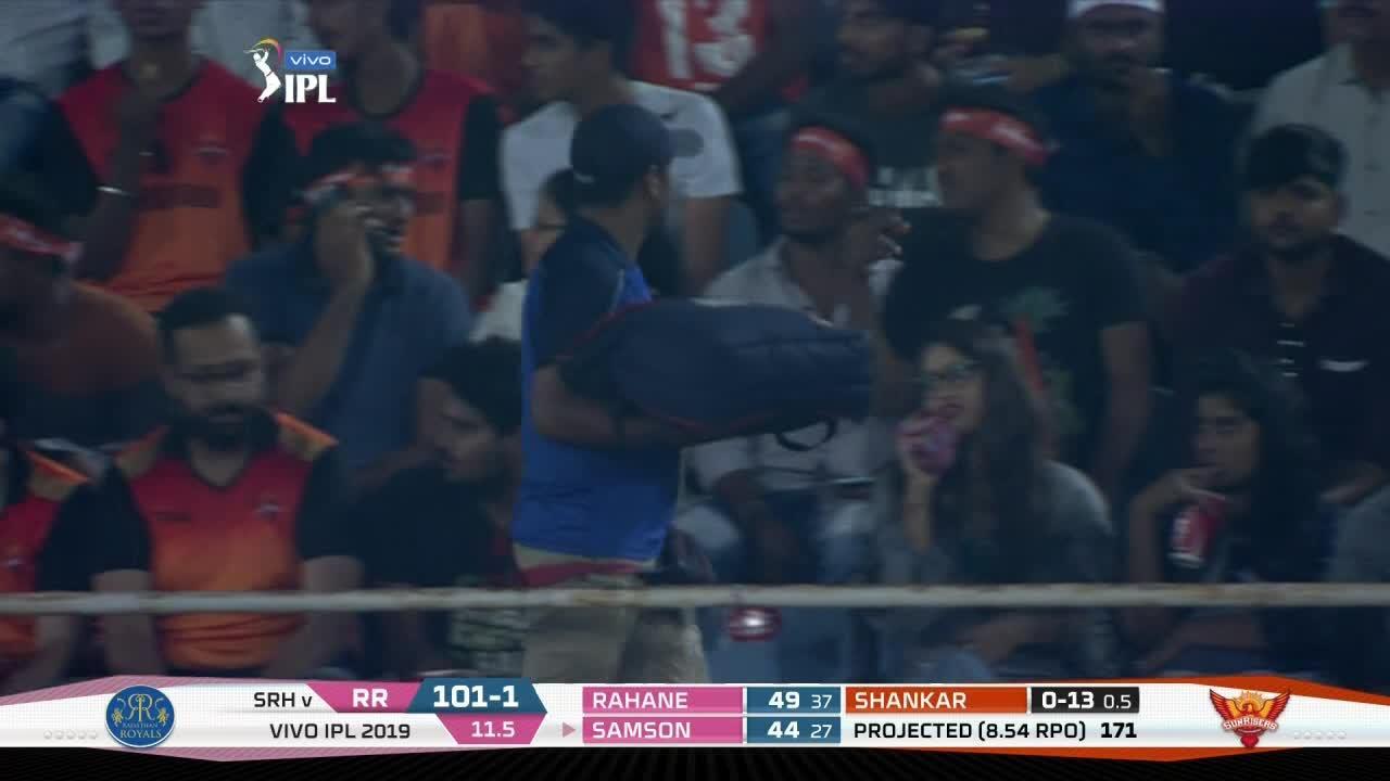 When pizza delivery boy halted play