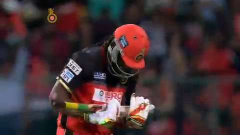 M50: RCB vs KXIP – Amazing Moments