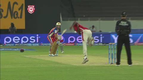 M18: KXIP vs RCB – Albie Morkel Wicket