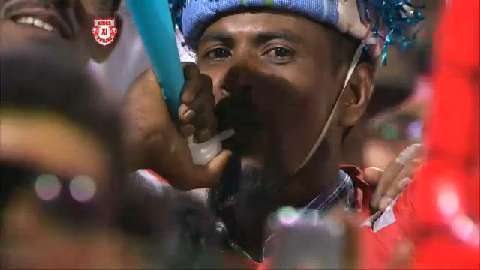 M10: KXIP vs DD – Amazing Moments background