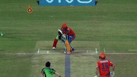 M44: RCB vs GL – Dwayne Bravo Wicket