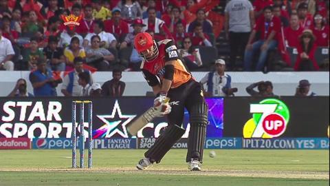 M39: SRH vs KXIP – Naman Ojha Six