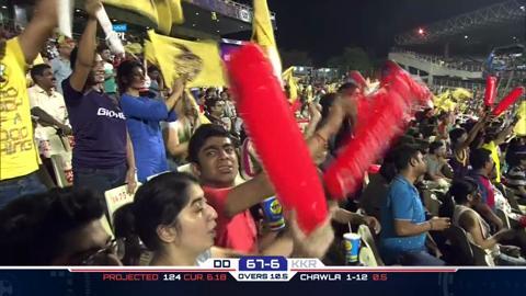 M2: KKR vs DD – Carlos Brathwaite Wicket