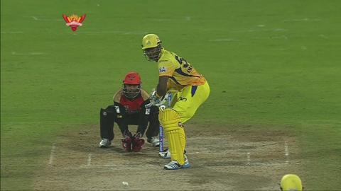 M17: SRH vs CSK – Dwayne Smith Six