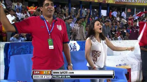 M25: SRH vs KXIP – Cameron White Wicket