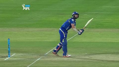 M37: MI vs SRH – Mitchell McClenaghan Wicket